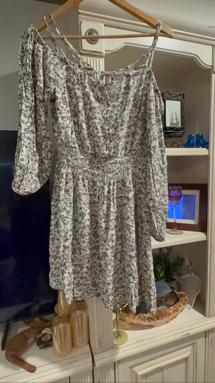 Old Navy Cream Floral Cold Shoulder Smocked Mini Dress Women’s L Boho